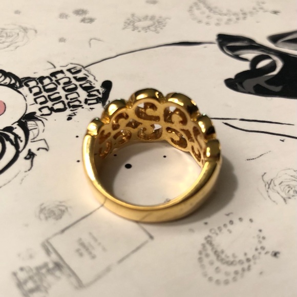 Premier Designs Vintage Gold Tone Ring - Picture 3 of 3